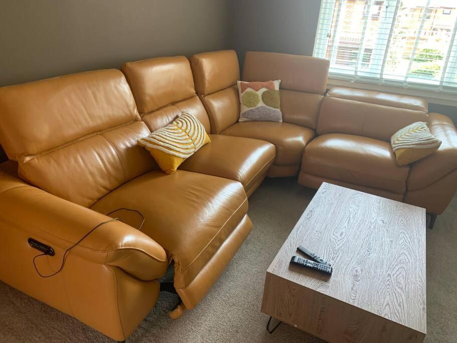 Cosy One Bed Flat Free Parking Leilighet Send Eksteriør bilde